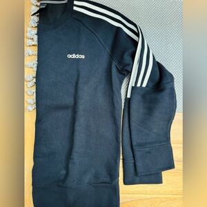 Mens Classic 3 stripe sweatshirt pullover.